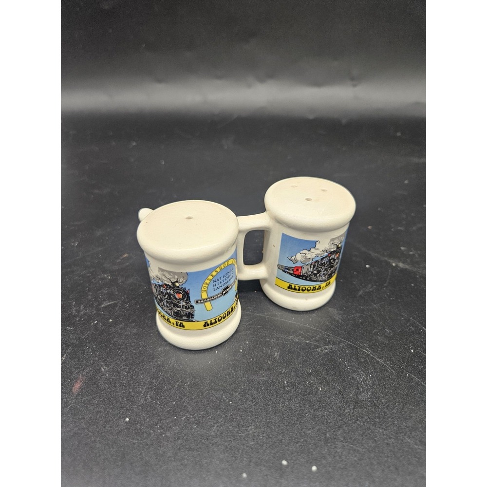 Vintage Altoona Pa Souvenir Salt & Pepper Shakers Railroad Memorial Museum